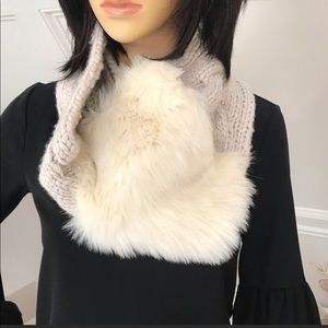 Ann Taylor Faux Fur infinity Scarf. Cream. NWT